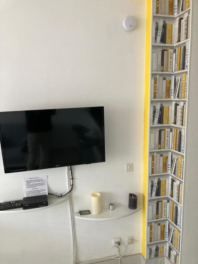 Tres Bel Appartement Entierement Renove Empuriabrava Exterior photo